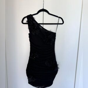 One-Shoulder Black Floral Appliqué Mini Dress
